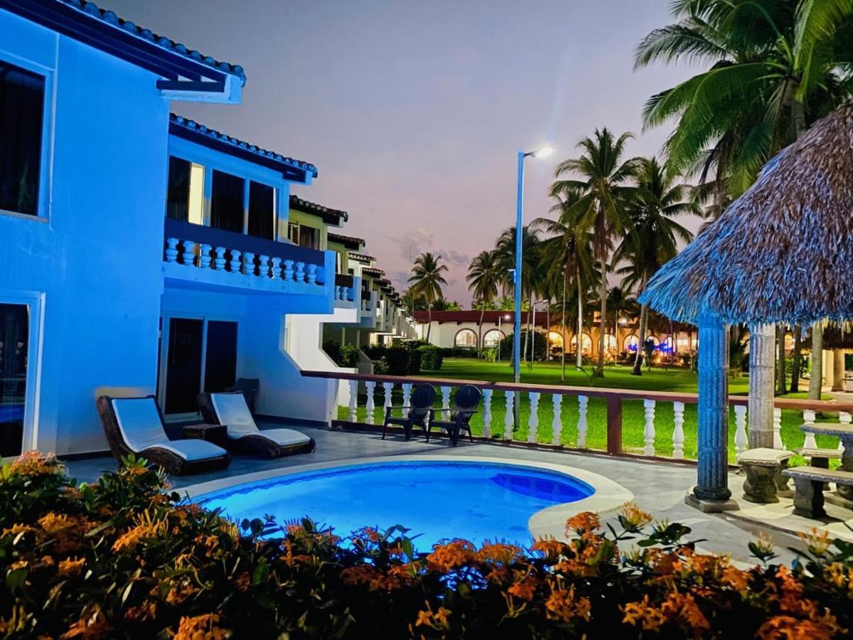 Hotel Tesoro Beach San Luis La Herradura Exterior foto