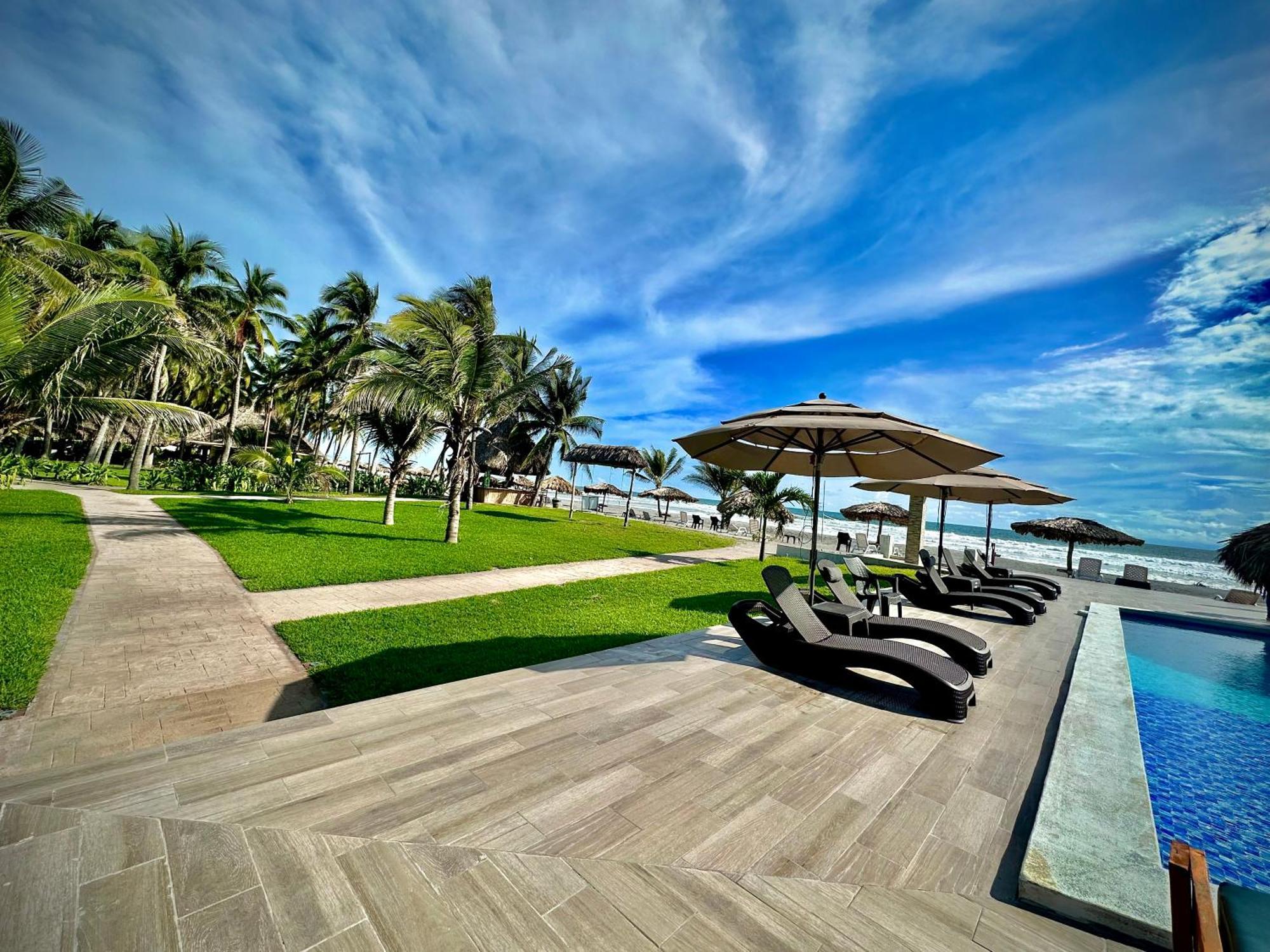 Hotel Tesoro Beach San Luis La Herradura Exterior foto