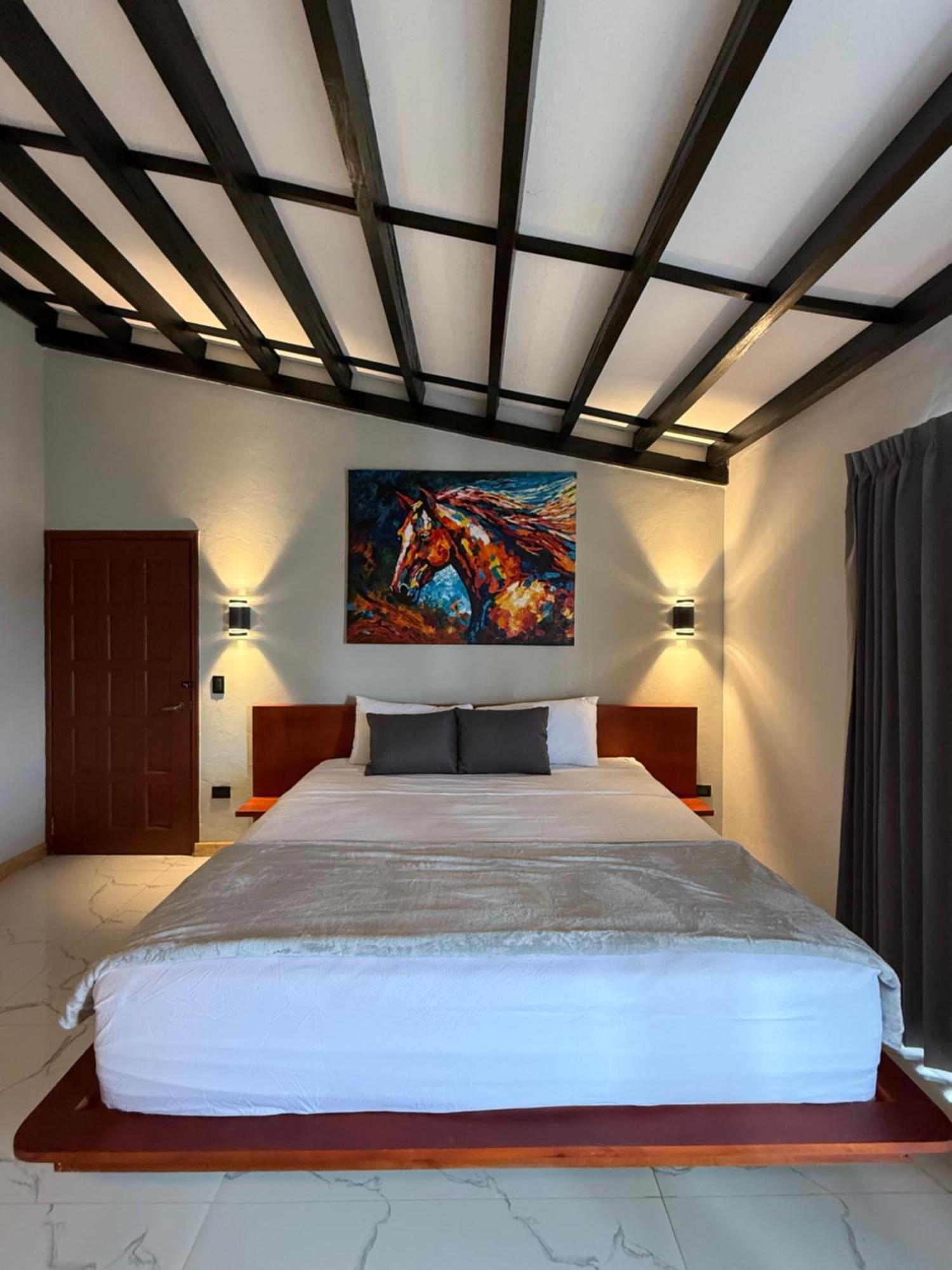 Hotel Tesoro Beach San Luis La Herradura Exterior foto